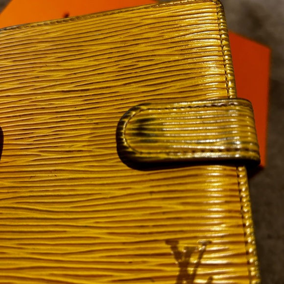 Authentic Louis Vuitton yellow purple leather Epi wallet - Picture 3 of 7